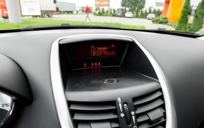 Peugeot 207 cena 14800 przebieg: 200000, rok produkcji 2009 z Radom małe 562